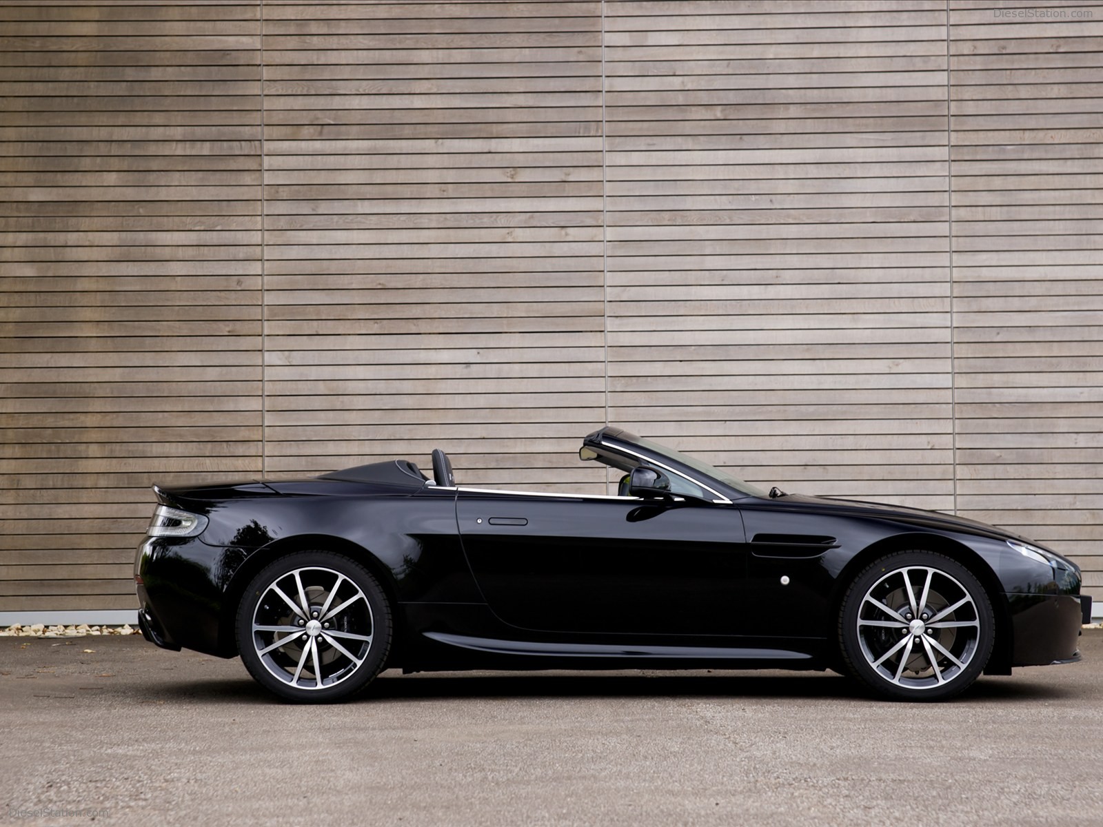 Aston Martin V8 Vantage N420 Roadster